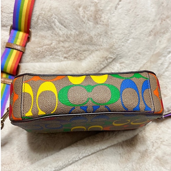 Coach Jamie Camera Bag in Rainbow 🌈 Signature Canvas NWOT - Picture 5 of 9